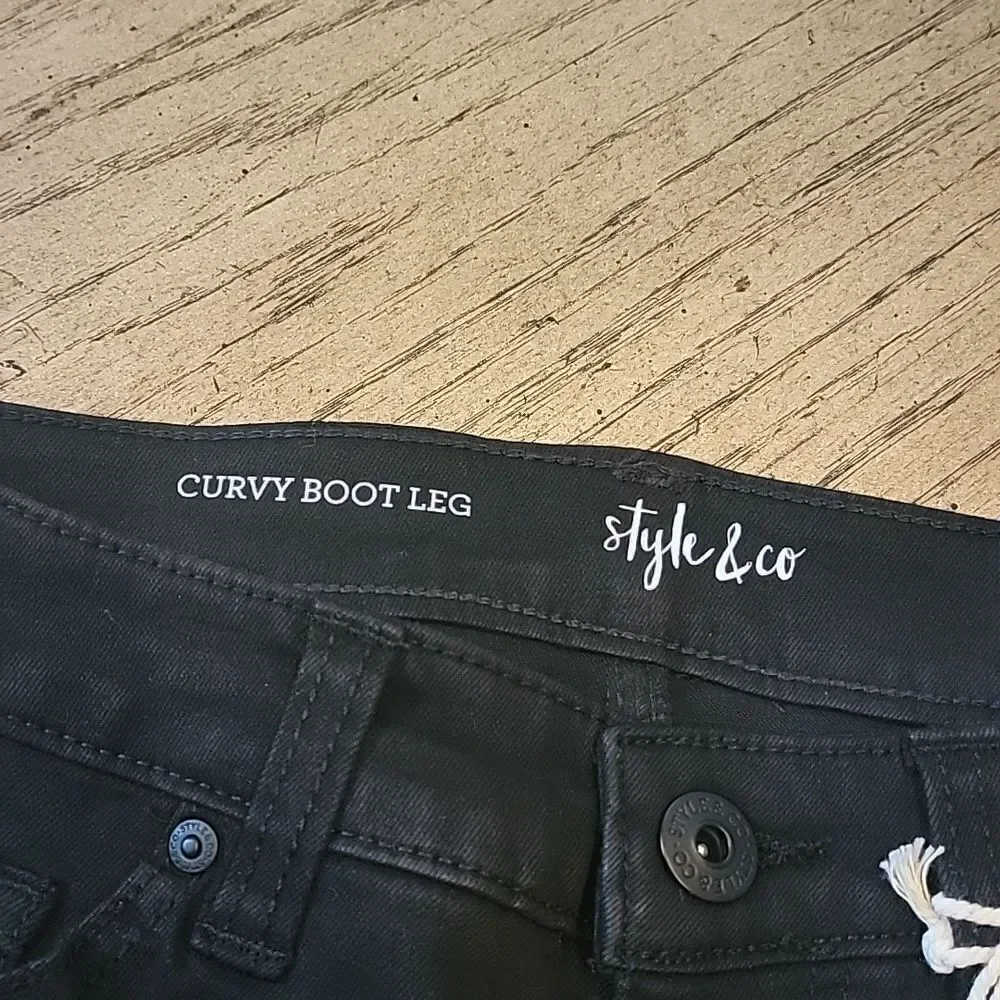 Black curvy boot cut jeans size 6 NWT Style & Co Power Sculpt